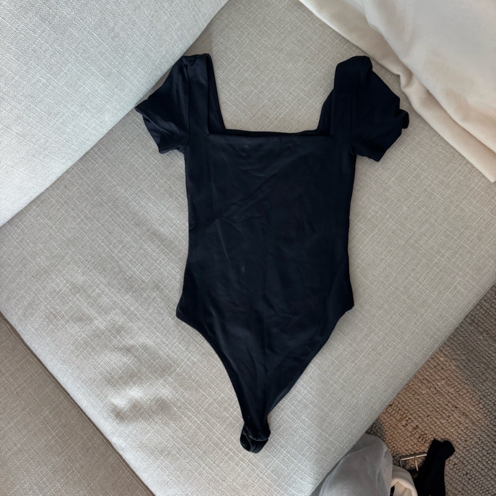 Aritzia babaton contour body suit